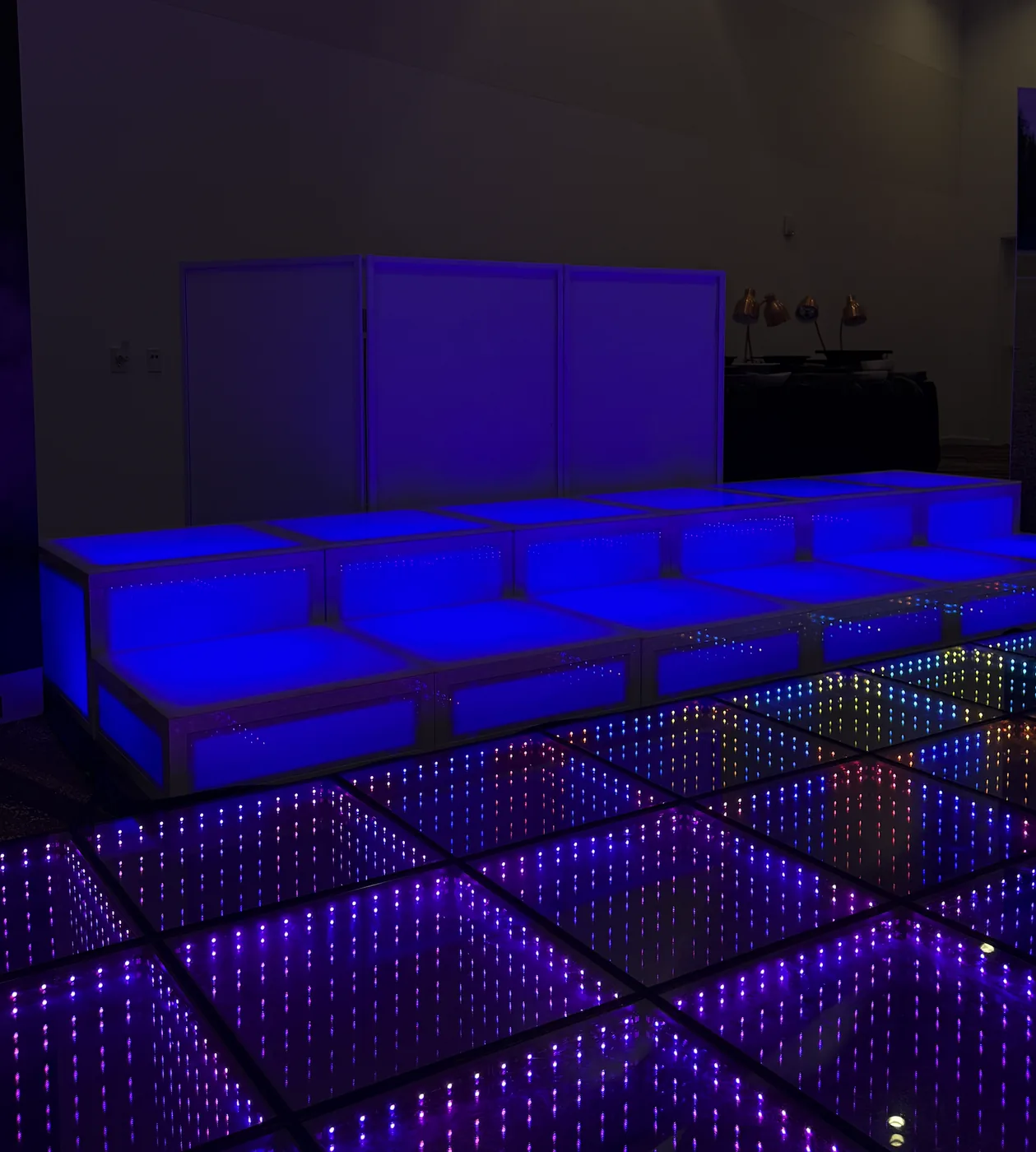 LED Modular Stages, Dance Platforms & LED Runways — photo 1
